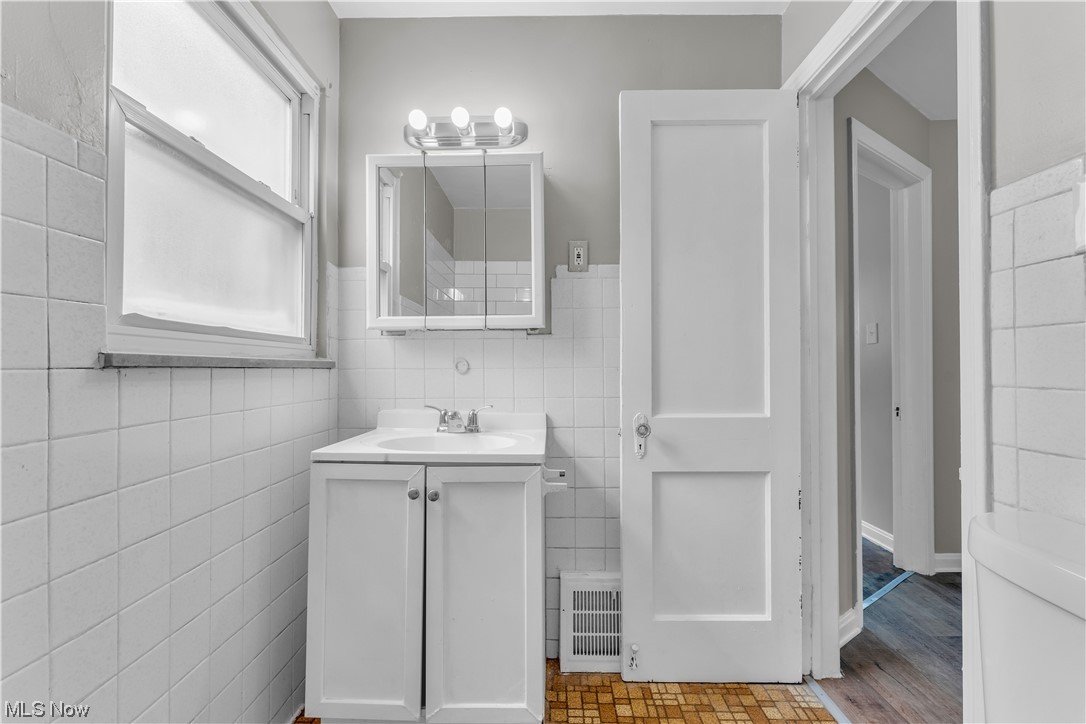 Van De Boe-Hagar Cos Renwood - Residential Lease