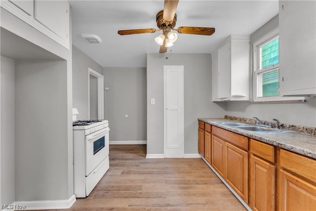 Van De Boe-Hagar Cos Renwood - Residential Lease