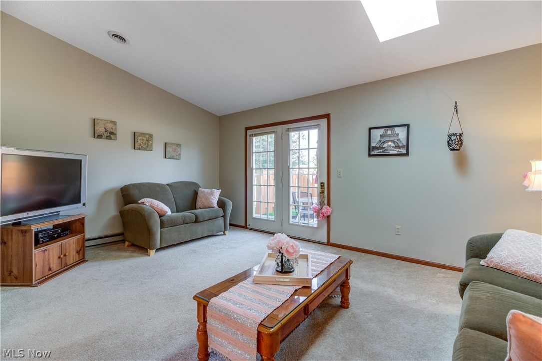 Creekside Vill - Residential