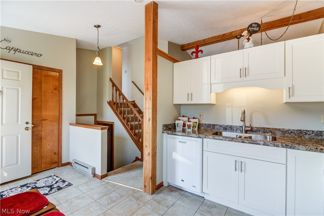 Creekside Vill - Residential