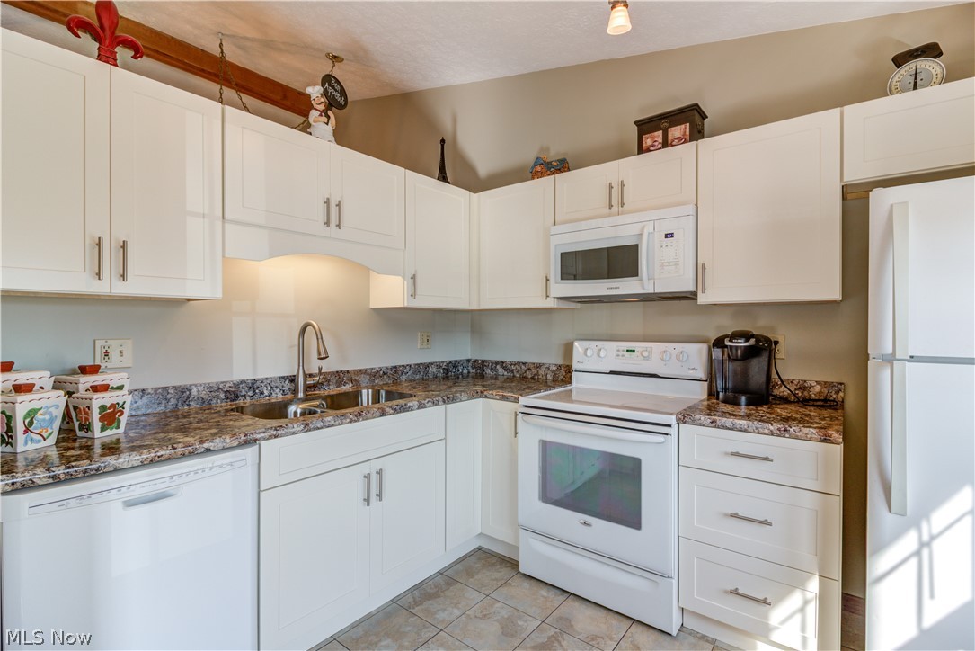 Creekside Vill - Residential