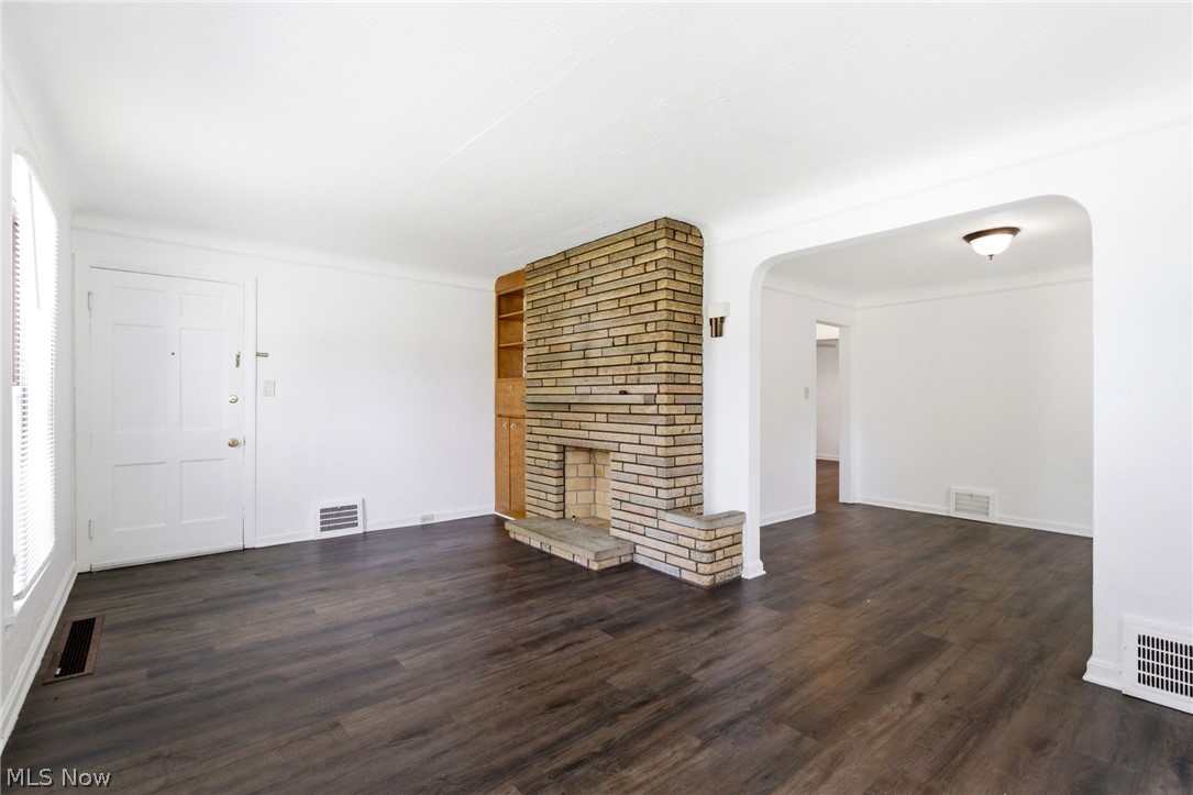 2261 Warren Road
