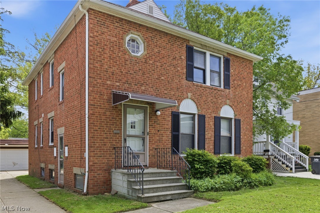 2261 Warren Road