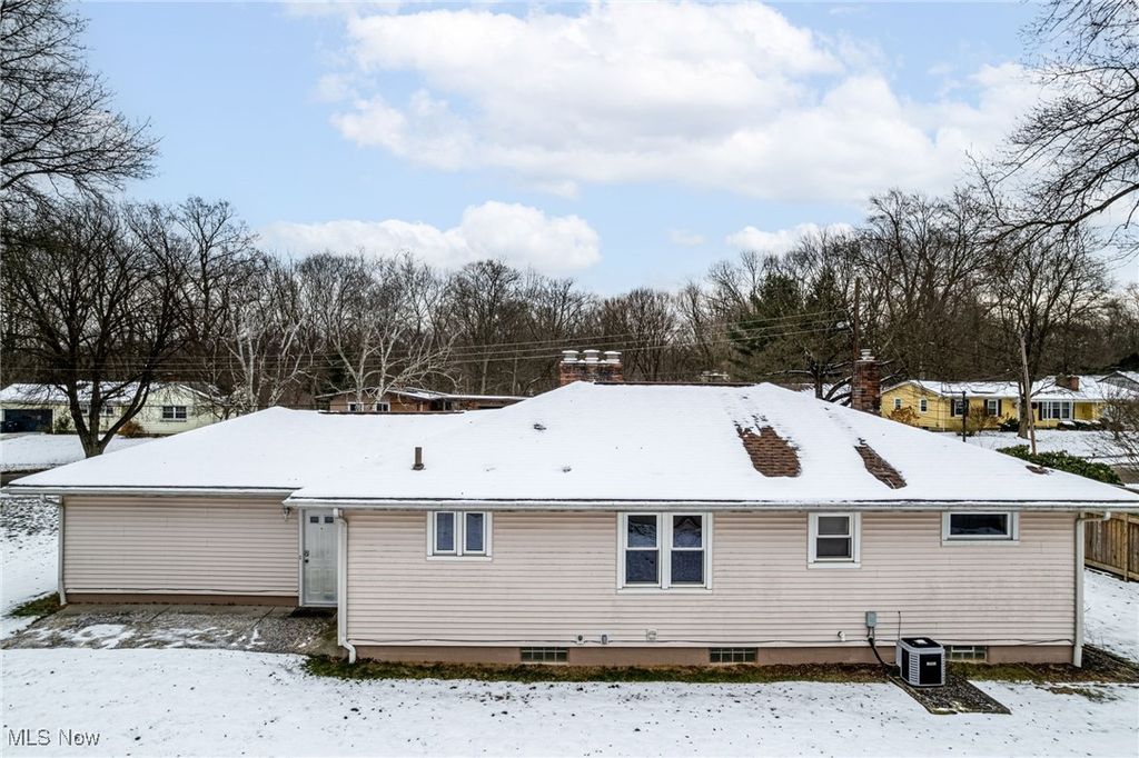 Photo of 364 Mowbray Road, Akron, OH 44333 (MLS # 5175774)