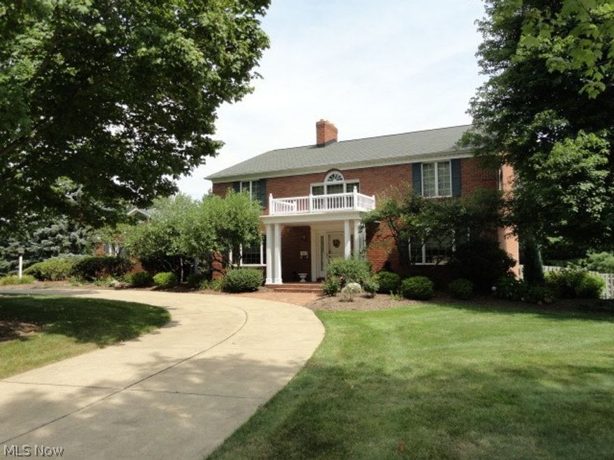 Wonderful brick home on 1.2  Acre fenced-in lot in Bob-O-Link.  Completely finished Living Suite in walk-out Lower Level, with 5th & 6th Bedrooms, full Bath, Rec Room with fireplace & Kitchen adds an additional 1272 Sq. Ft.  1st floor Master Suite, Library & Laundry.  Quality Schrock cabinetry, stainless steel appliances, beautiful hardwood floors, beautiful view from Deck and cozy stamped concrete Patio area.  Sprinkling, security & central vac systems.  Call for list of updates now!