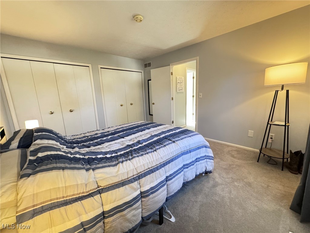 Courtyards Woodbury Condo - Residential