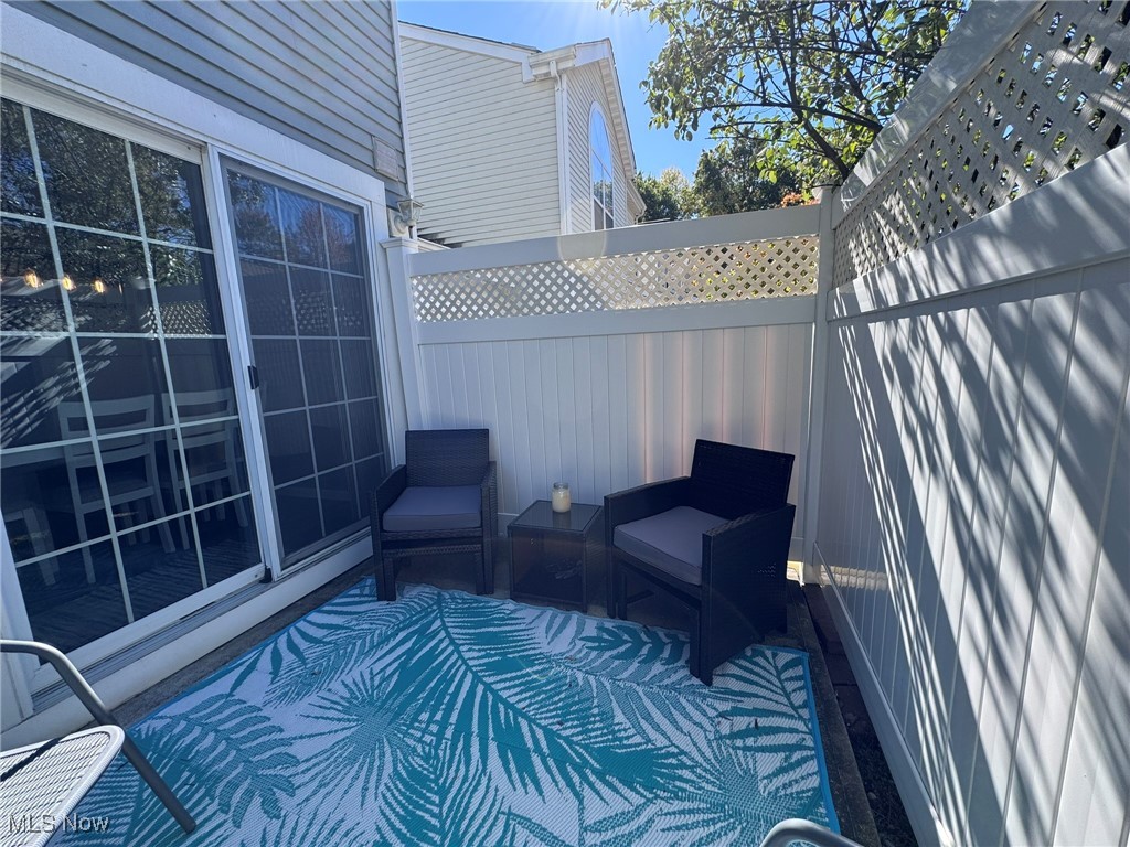 Courtyards Woodbury Condo - Residential