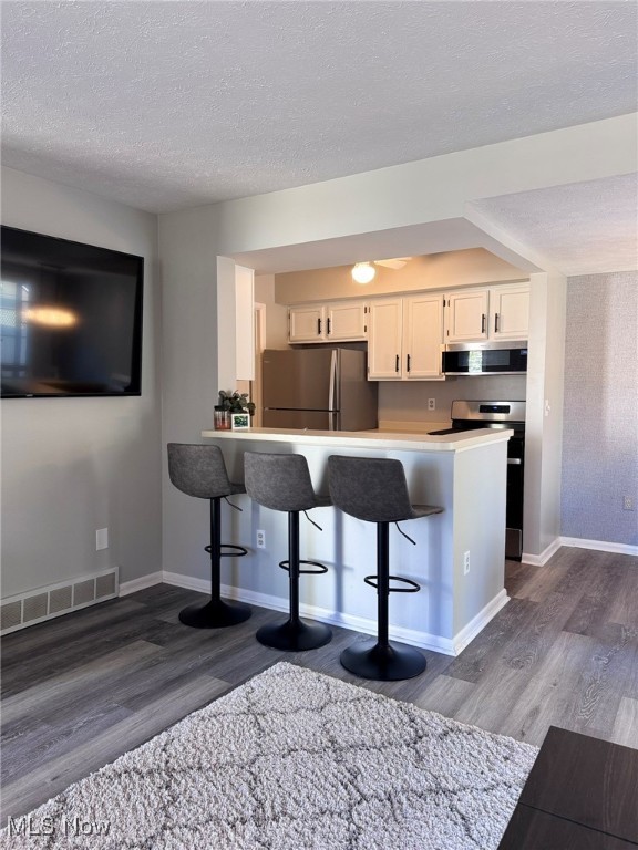 Courtyards Woodbury Condo - Residential