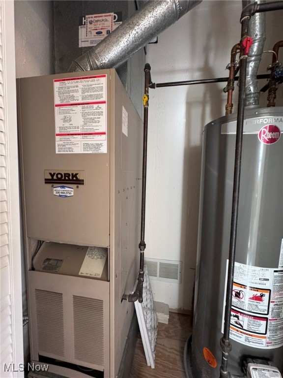 Courtyards Woodbury Condo - Residential