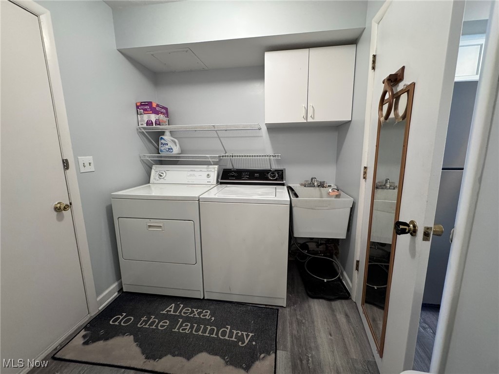 Courtyards Woodbury Condo - Residential