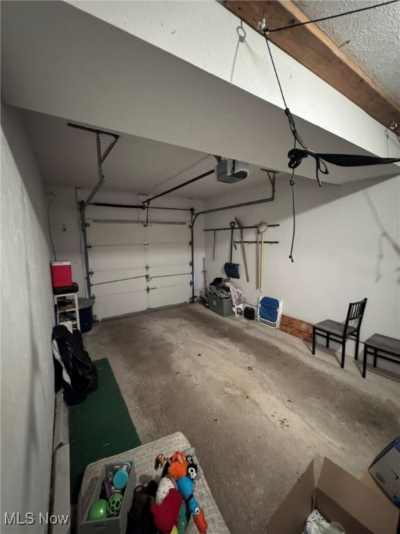 Courtyards Woodbury Condo - Residential