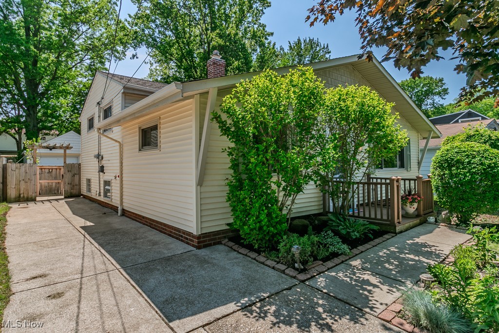 29312 Nehls Park Drive, Wickliffe, Ohio image 3