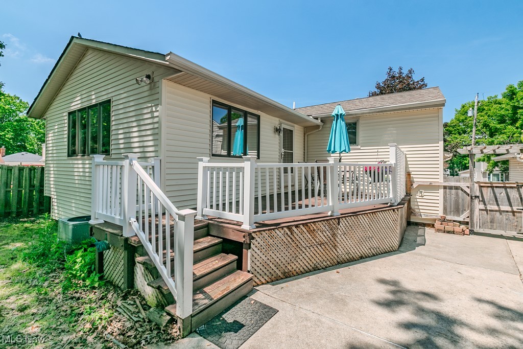 29312 Nehls Park Drive, Wickliffe, Ohio image 37