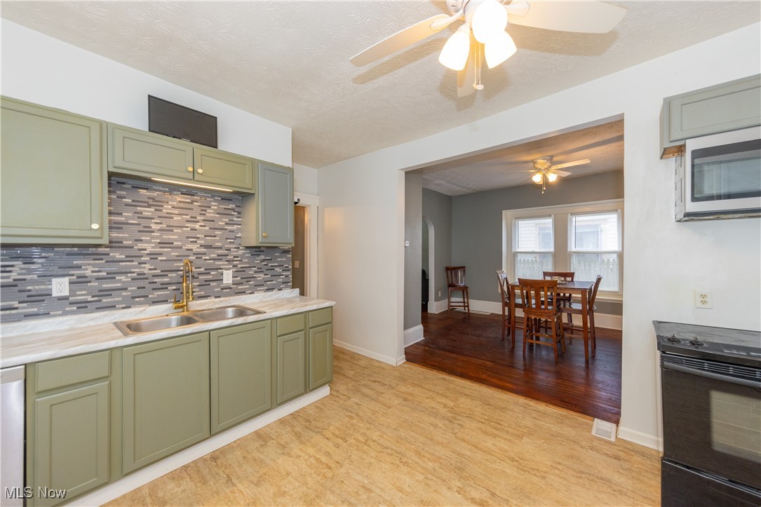 4240 Woodbridge Avenue, Cleveland, Ohio image 14