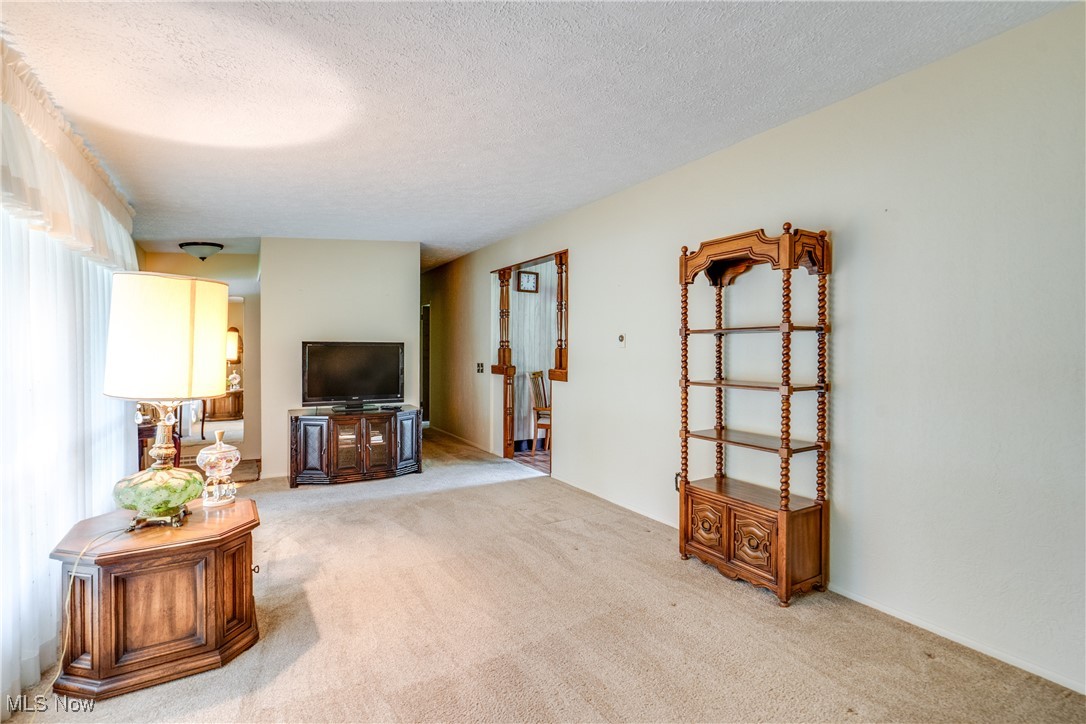 324 Lynn Circle, Canton, Ohio image 5