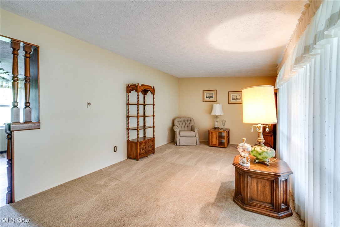 324 Lynn Circle, Canton, Ohio image 4