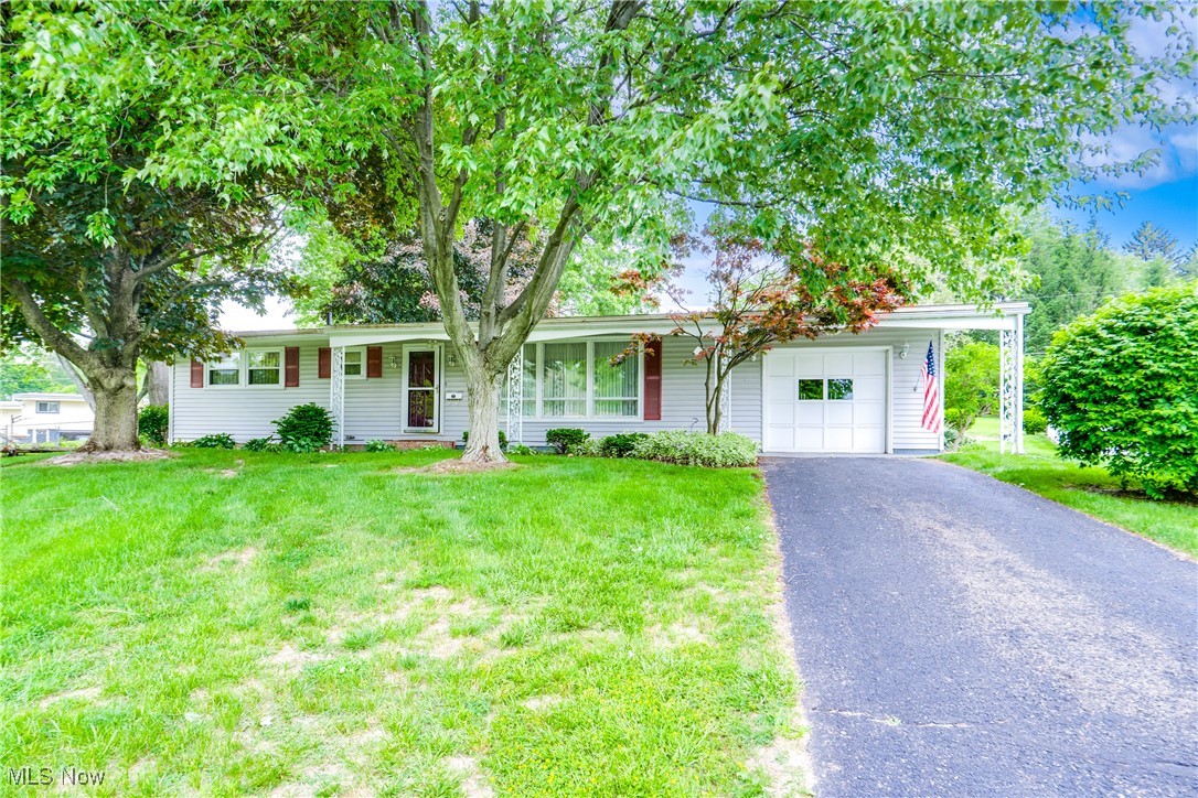 324 Lynn Circle, Canton, Ohio image 1