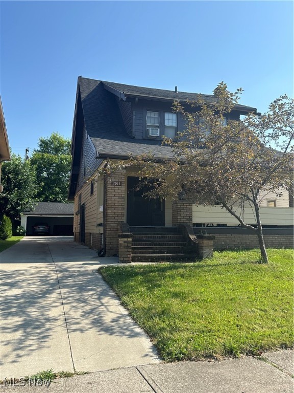 Parma Investors- here’s a 9 package deal for you!! 6 properties are income producing and the other 3 are currently being rehabbed. Buy the package, buy just one, and/or buy in the middle of rehab—it’s your choice! 7911 Snow Rd is tenant occupied, income producing property! Owner is seller to make room in his portfolio. Do not bother the tenants-no showings until accepted offer.