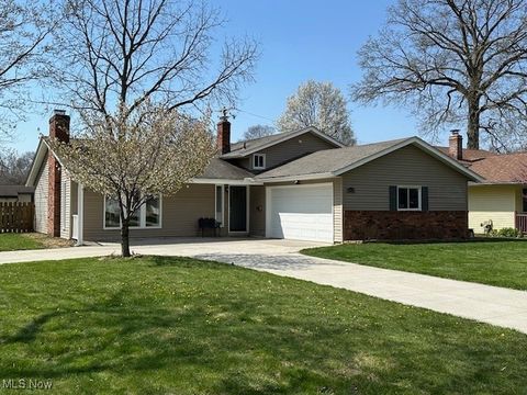 24095 Vincent Drive, North Olmsted, OH 44070 - #: 5115511