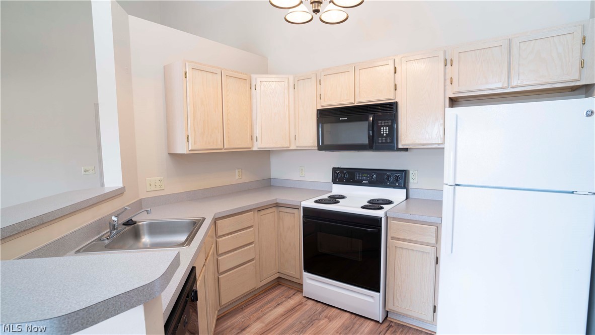 Brookledge Commons Condos - Residential Lease