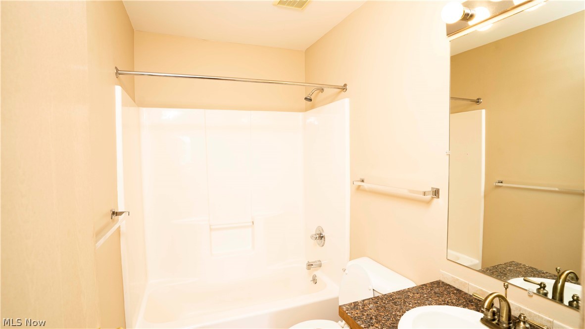 Brookledge Commons Condos - Residential Lease