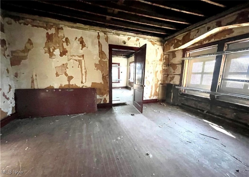 Crawford Woodhill - Commercial Sale