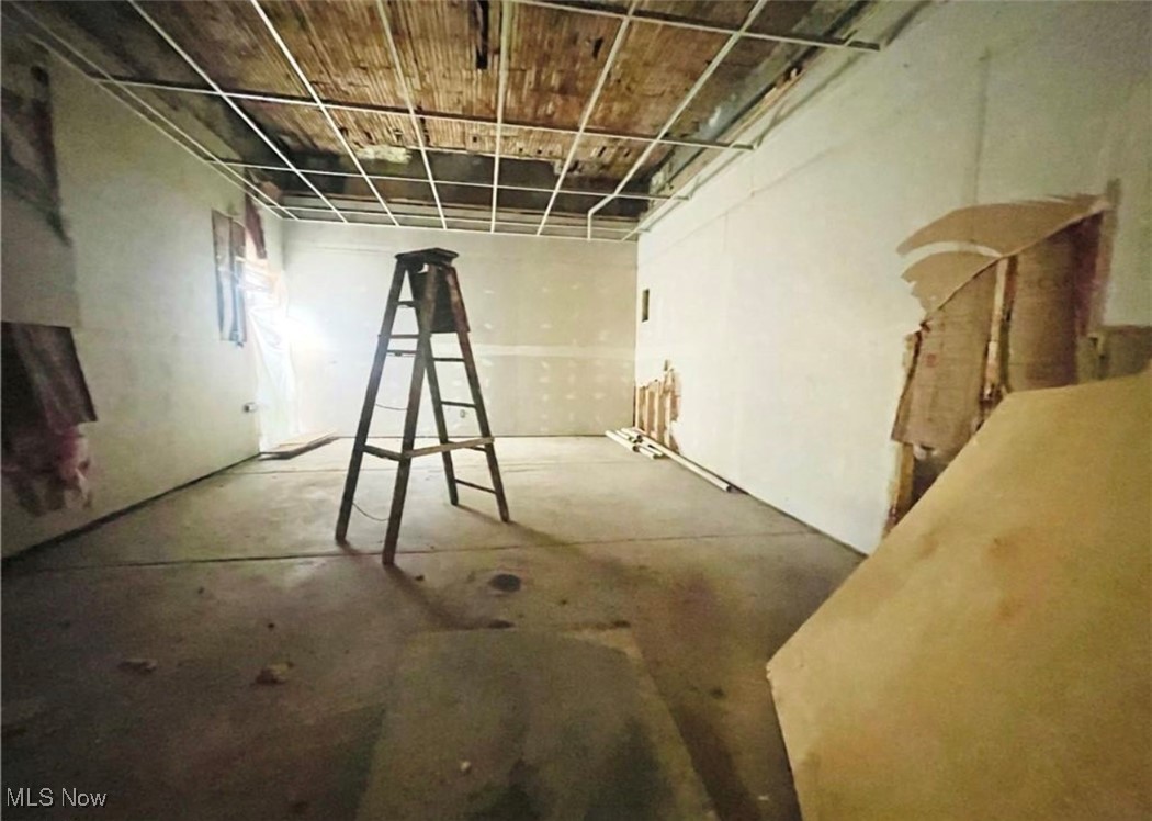 Crawford Woodhill - Commercial Sale