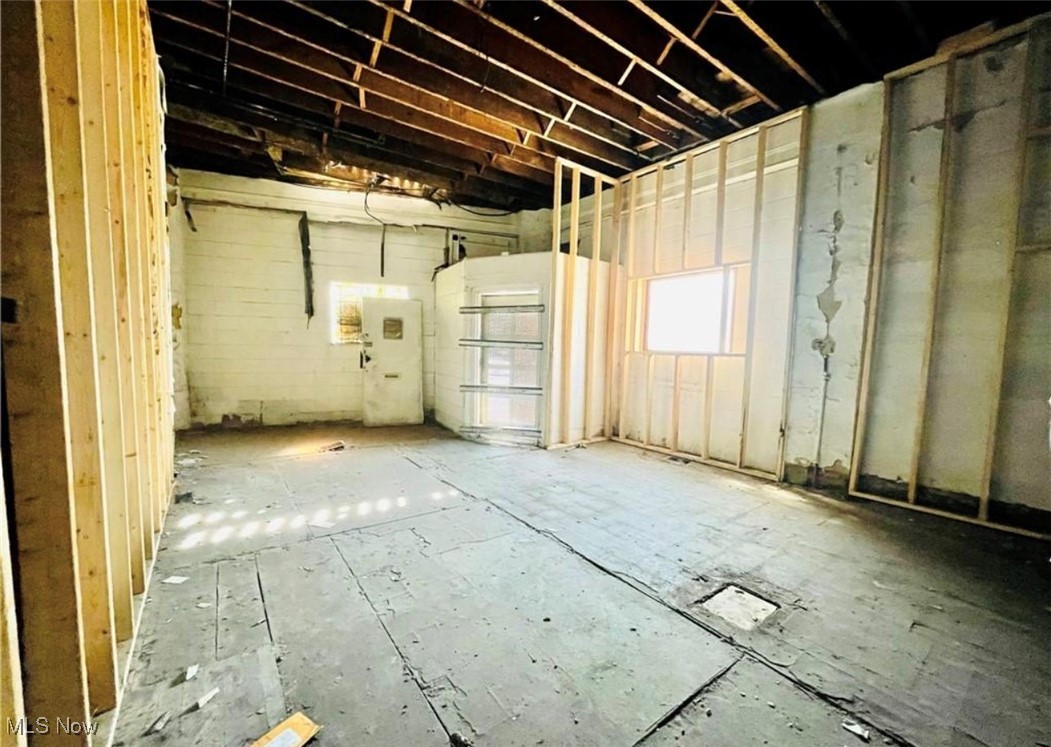 Crawford Woodhill - Commercial Sale