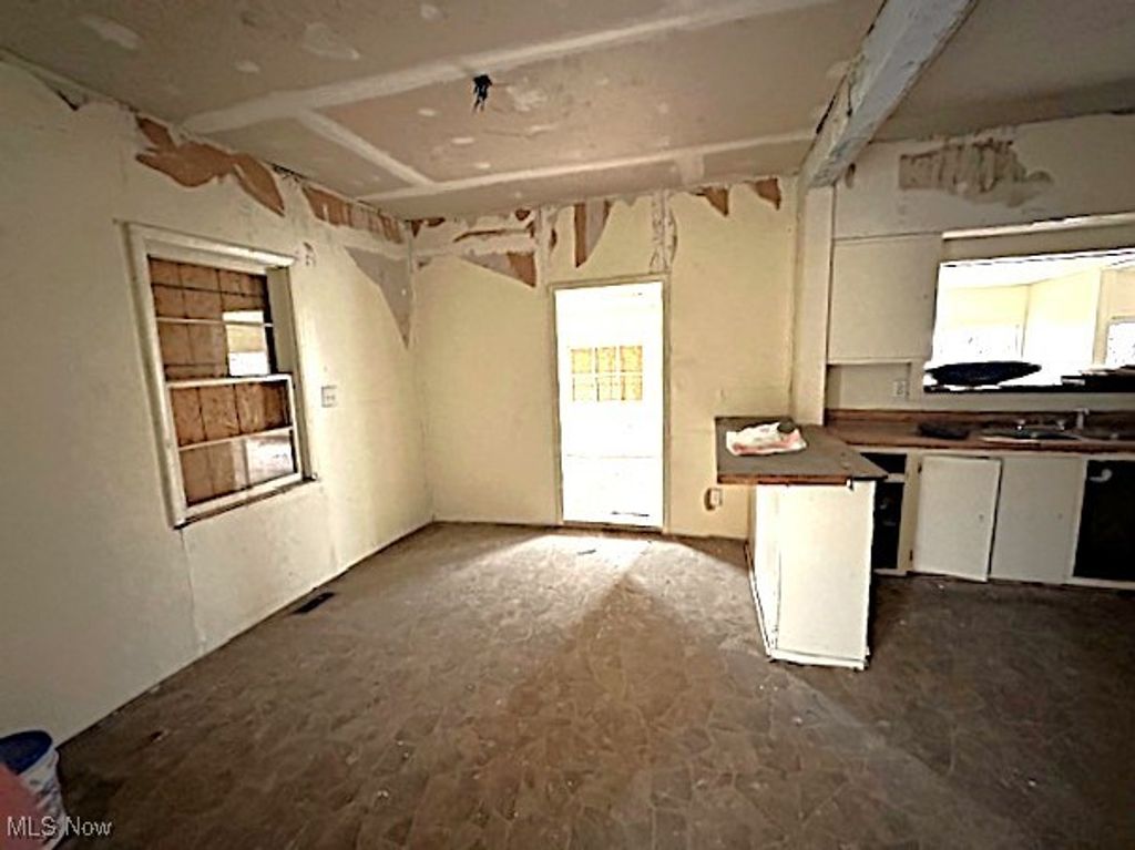 Photo of 725 E Vine Street, Lima, OH 45804 (MLS # 5182451)