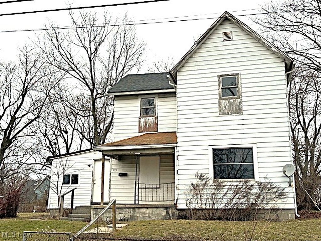 Photo of 725 E Vine Street, Lima, OH 45804 (MLS # 5182451)