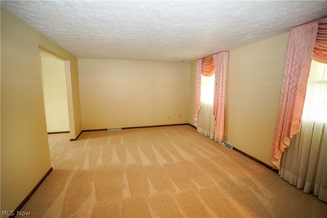 Amherst Knolls - Residential