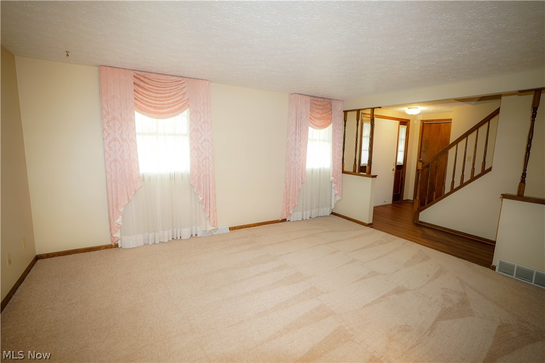 Amherst Knolls - Residential