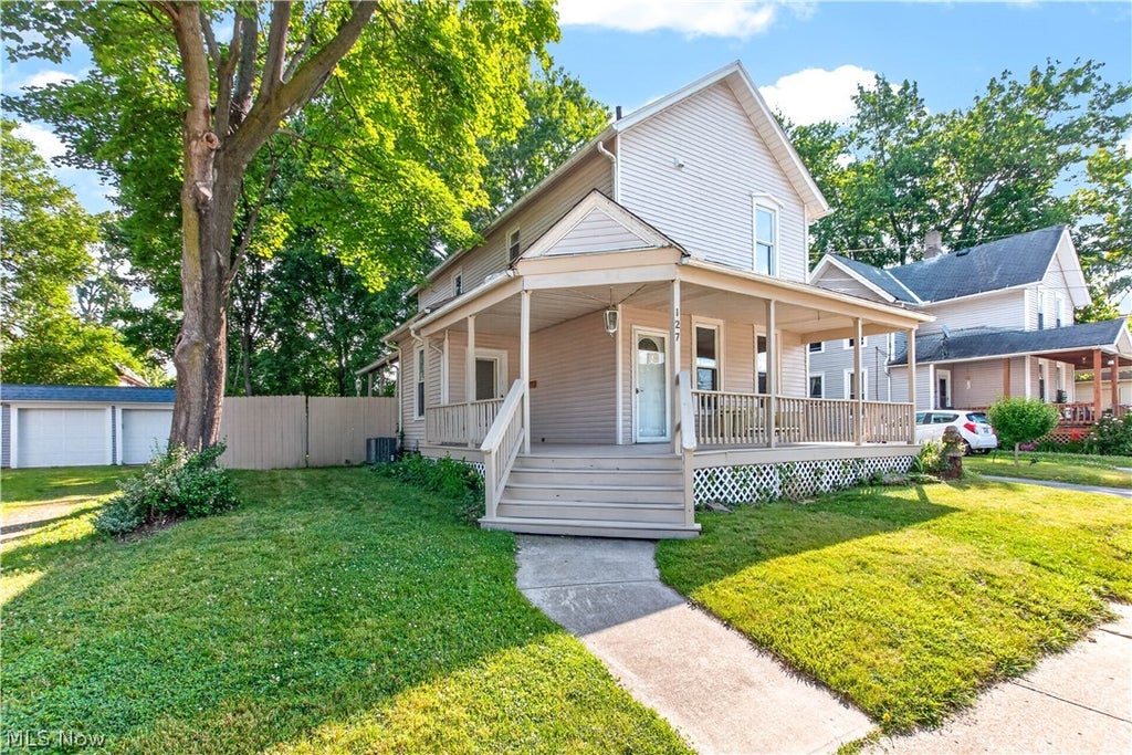 Photo of 127 4th Street, Elyria, OH 44035 (MLS # 5223081)