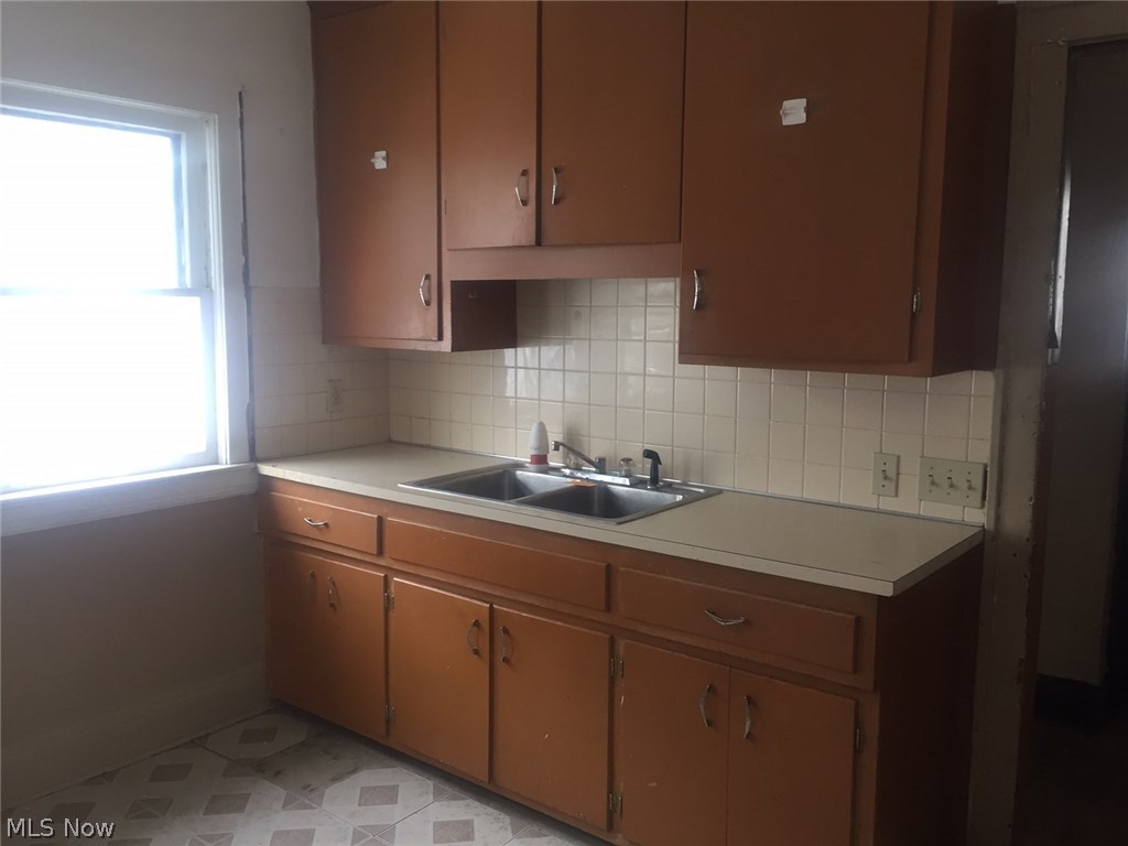 Walworth Realty Companys - Residential Income