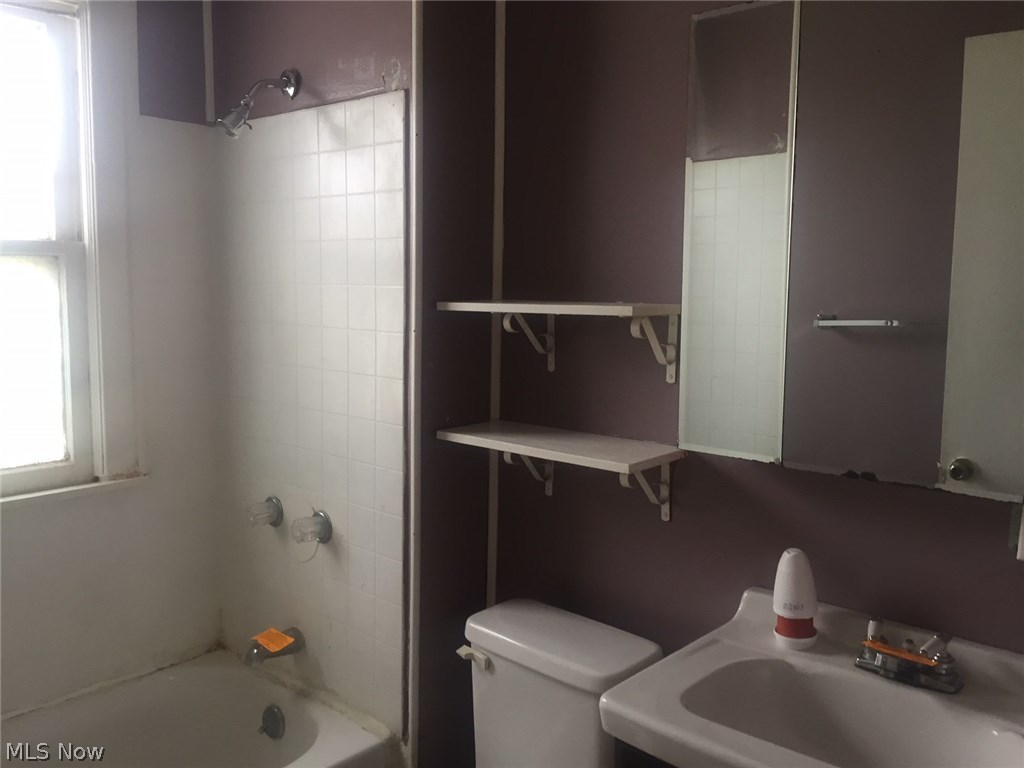 Walworth Realty Companys - Residential Income