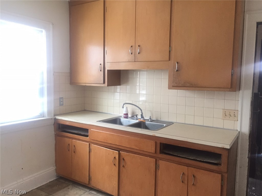 Walworth Realty Companys - Residential Income