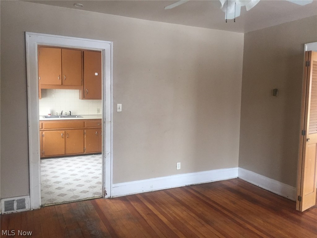 Walworth Realty Companys - Residential Income