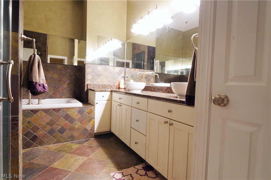 Granger Lake Condo - Residential