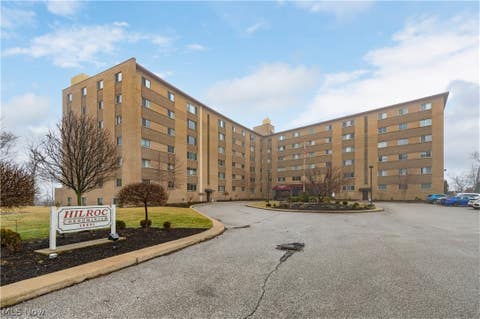 Photo for 18501 Hilliard Boulevard 405