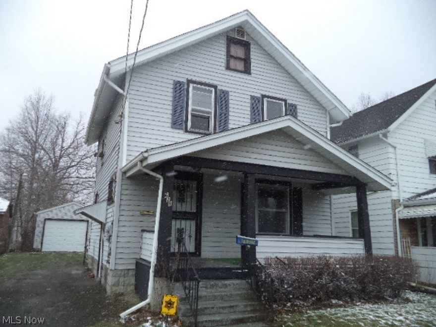 Charming 3 Bedroom, 2 Bath located in Warren!! Warren City School District. 1 car detached garage, covered front porch, formal dining room, kitchen w/dining area, and basement. This will not last long MOVE IN READY! Monthly rent is $425.00 plus utilities. Full deposit and first months rent required. No pets or smoking permitted. MUST SEE!