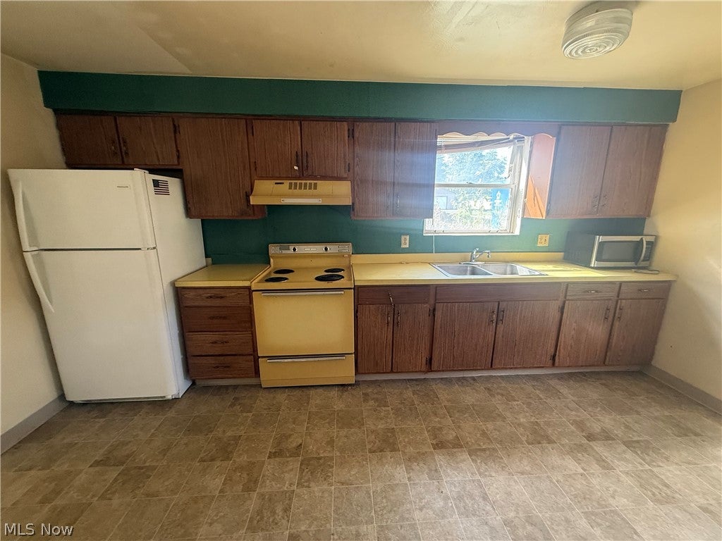 952 N Highland Avenue