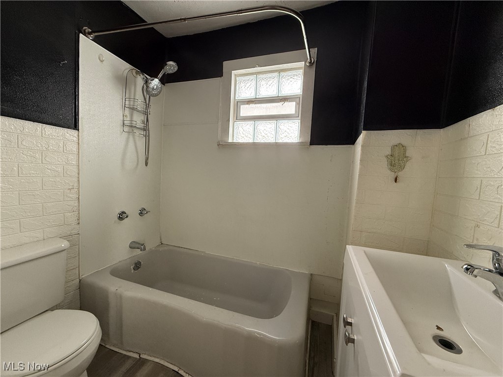 North Moses & Samanthas Day S - Residential Income