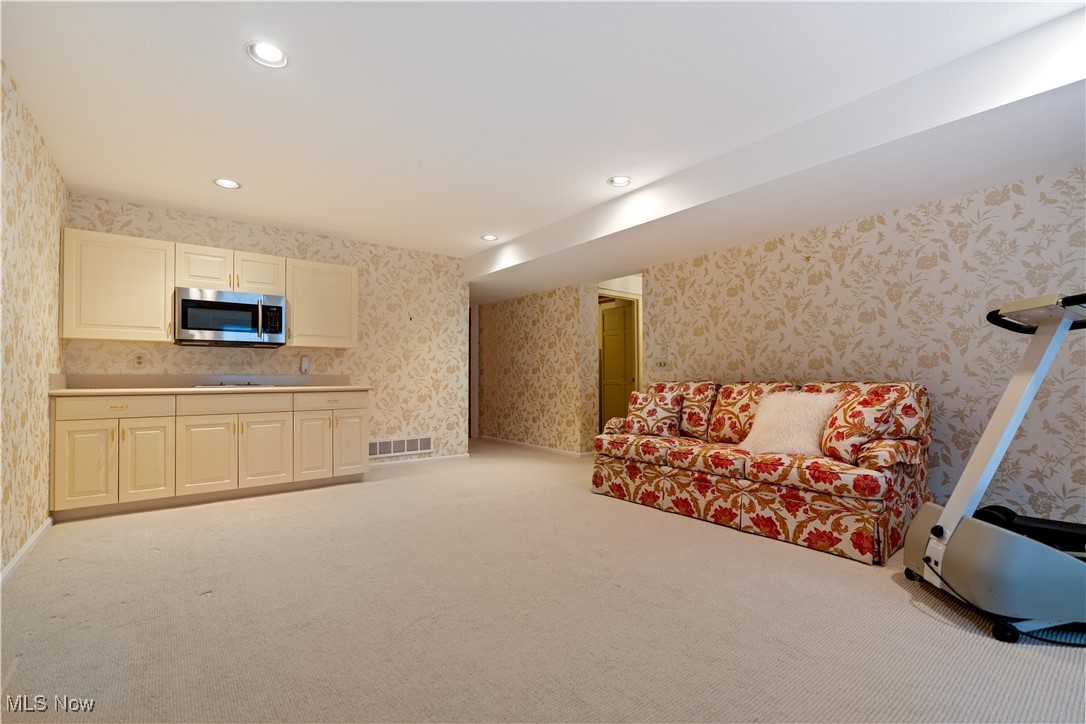 225 N Circle Drive, North Canton, Ohio image 25