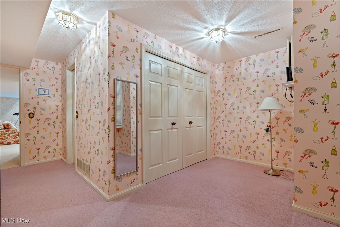 225 N Circle Drive, North Canton, Ohio image 28