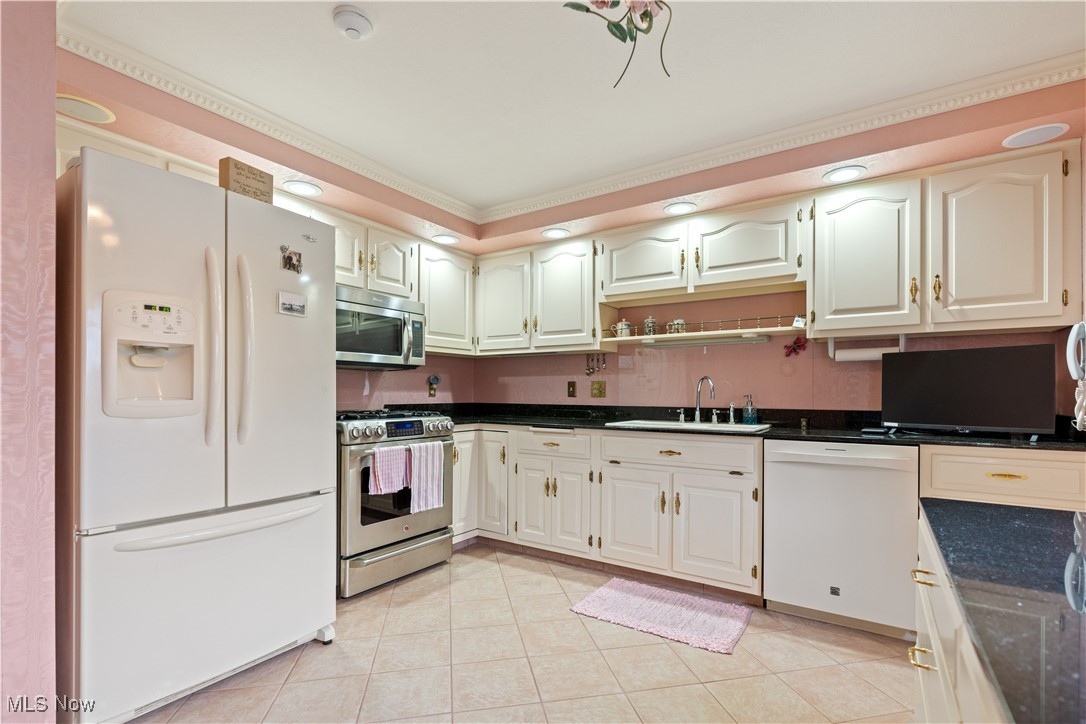 225 N Circle Drive, North Canton, Ohio image 15
