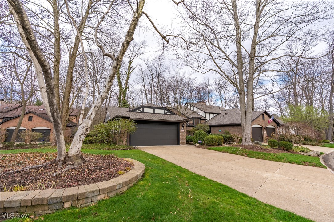 225 N Circle Drive, North Canton, Ohio image 2