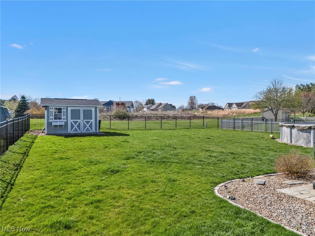 6013 Sunscape Drive, Louisville, Ohio image 32