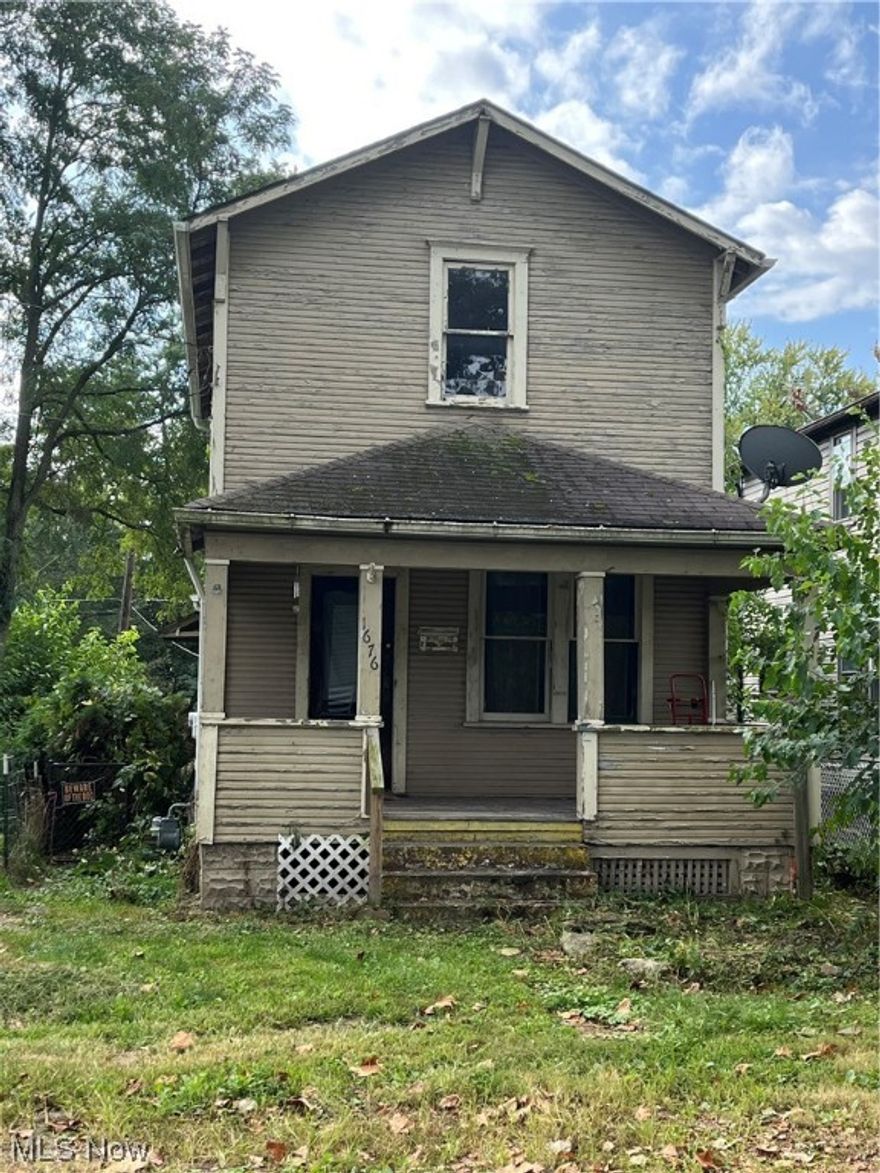 Looking for that affordable diamond in the rough? You just found it! This 2 bedroom home has so much life left! This 2 bedroom home sits on a corner lot and features a fenced in back yard with access to the alleyway of Cleveland Street (deadend).  If you’re looking for your next project call to schedule your appointment or you may miss out!