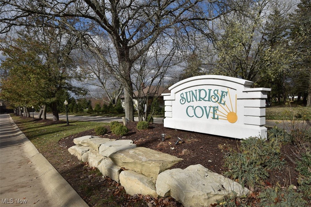 9521 Sunrise Boulevard #J5, North Royalton, Ohio image 30