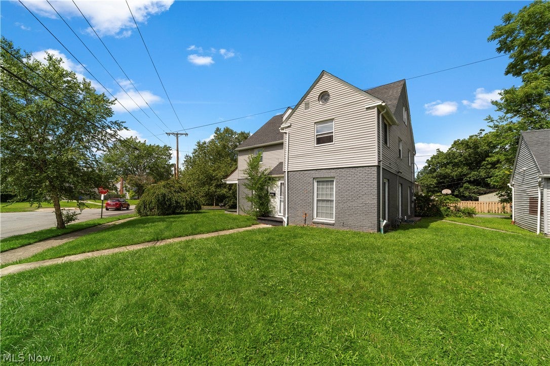 3113 Ashwood